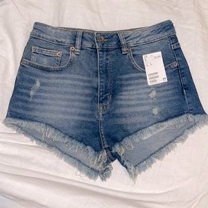 H&M divided Jean shorts